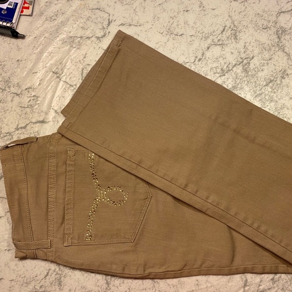 NYDJ Tan Straight Leg Jeans- NWOT! - Picture 9 of 9